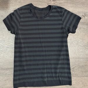 Lululemon Breeze By Short Sleeve Black Gray Striped Mesh 8?